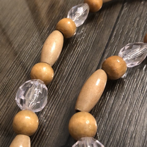 Handmade wooden and clear bead necklace - Picture 3 of 13